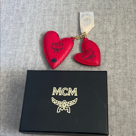 MCM Red Heart Key Holder Set - Picture 1 of 2